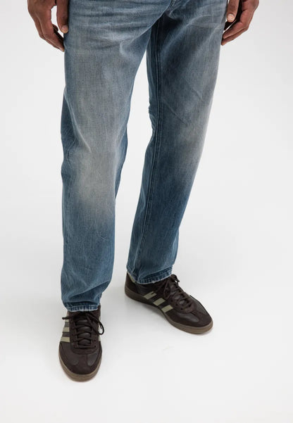 Butcher of Butcher of Blue Stockton Straight Fog Denim – Medium Aged